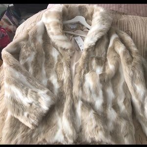 Faux fur coat (white and khaki color)